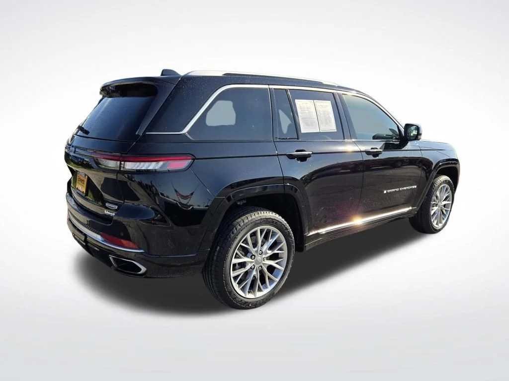 Certified Used 2022 Black Jeep Summit 4xe image 3