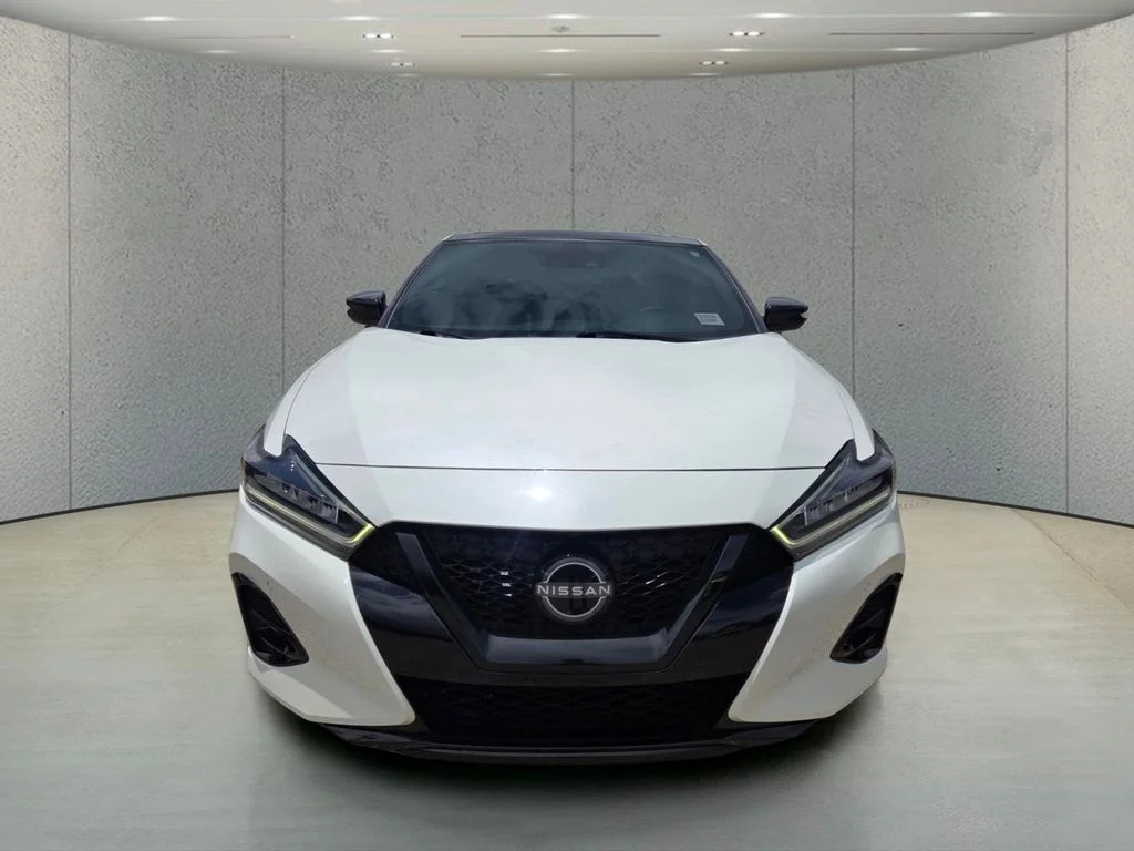 Used 2023 White Nissan SR image 8