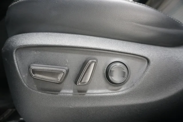 Used 2023  Toyota XSE image 19