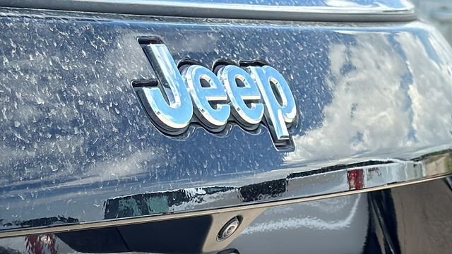 Certified Used 2025 Black Jeep Latitude image 10