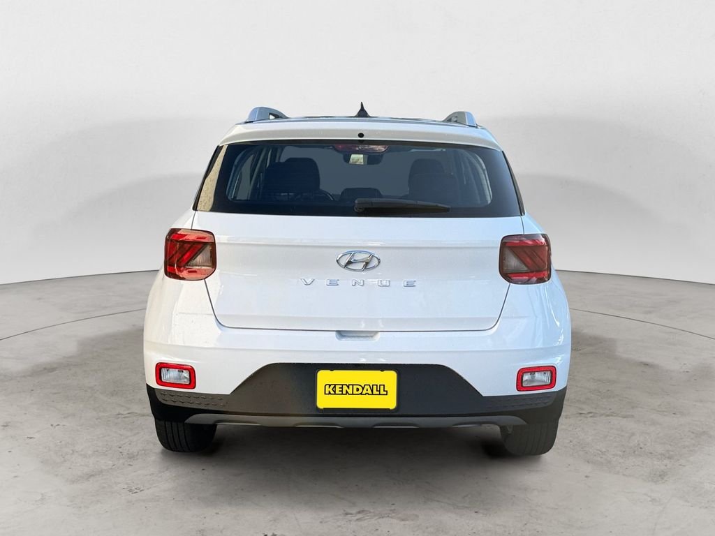 Used 2023 White Hyundai SEL image 6