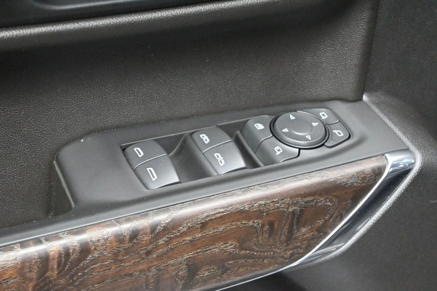 Used 2021 Onyx Black GMC Denali image 12