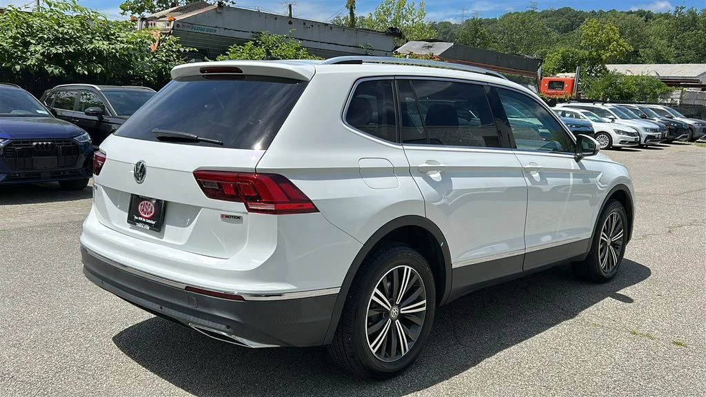 Used 2019 White Volkswagen 2.0T SEL image 4