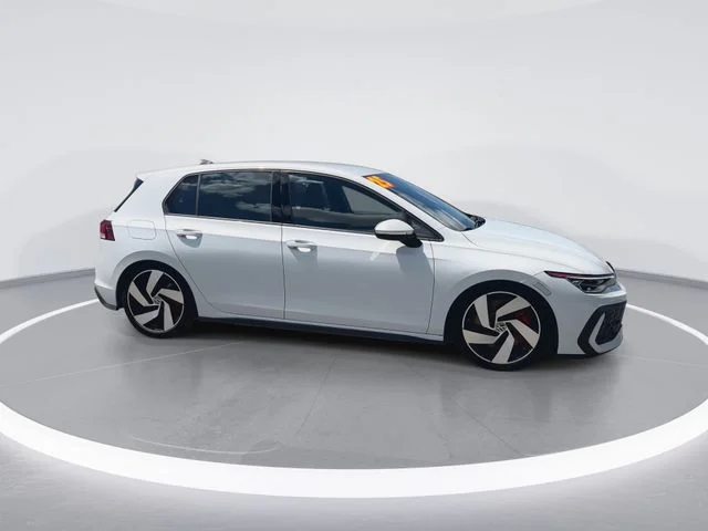 Used 2025  Volkswagen 2.0T S image 9