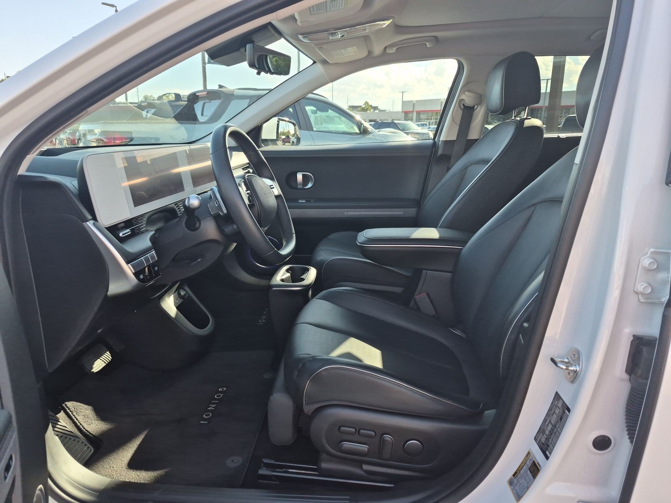 Used 2024 Atlas White Hyundai Limited image 16