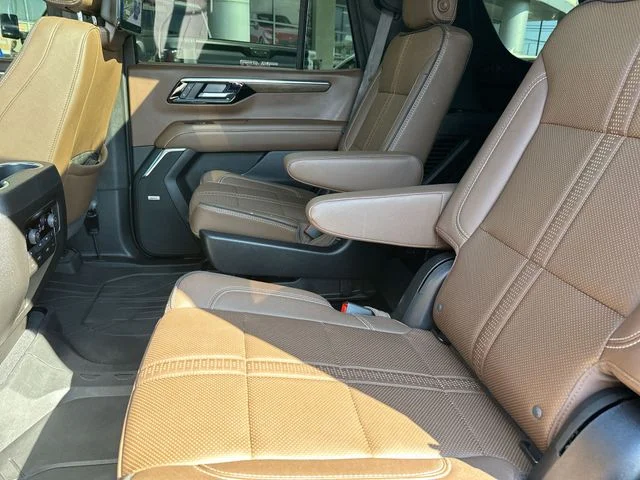 Used 2025 Black Chevrolet High Country image 27