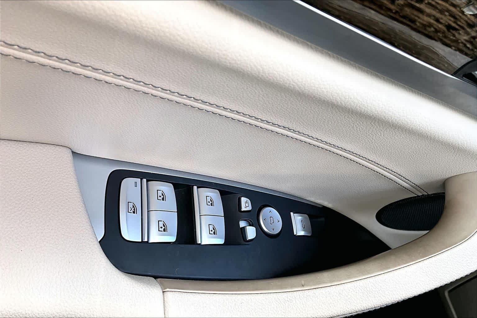 Used 2020 Glacier Silver Metallic BMW xDrive30i image 37