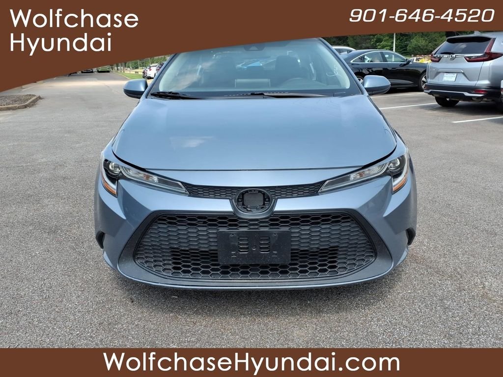 Used 2021  Toyota LE image 8