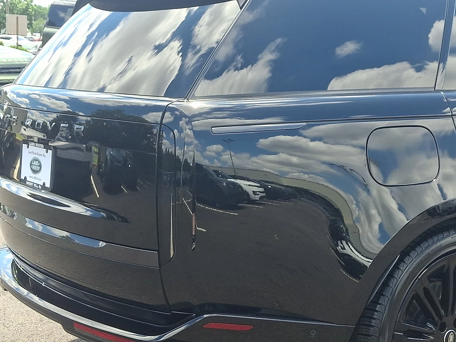 Used 2024 Santorini Black Metallic   1Ag Land Rover SE image 14