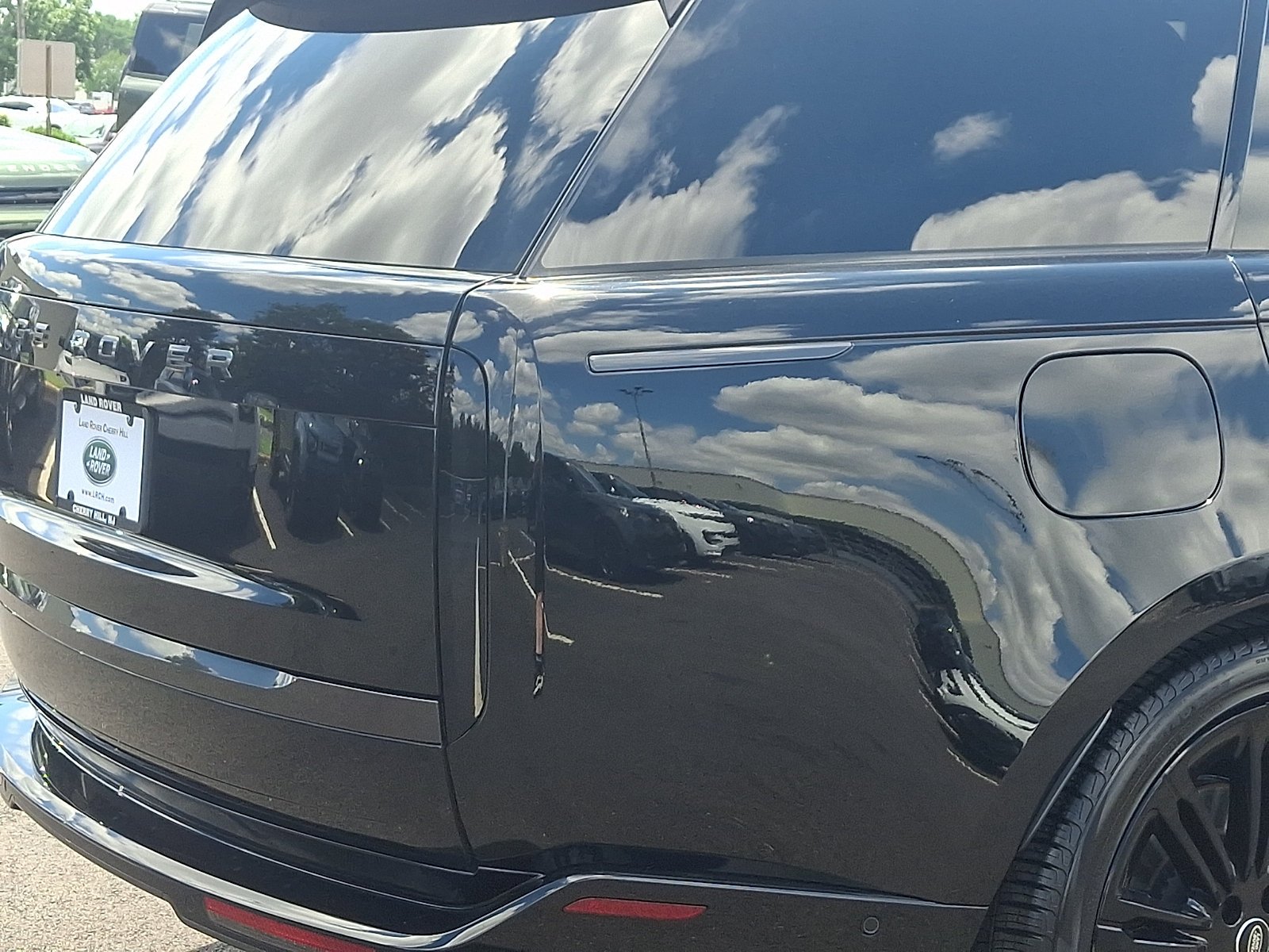 Used 2024 Santorini Black Metallic   1Ag Land Rover SE image 14