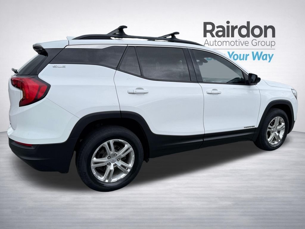 Used 2018 White GMC SLE image 7