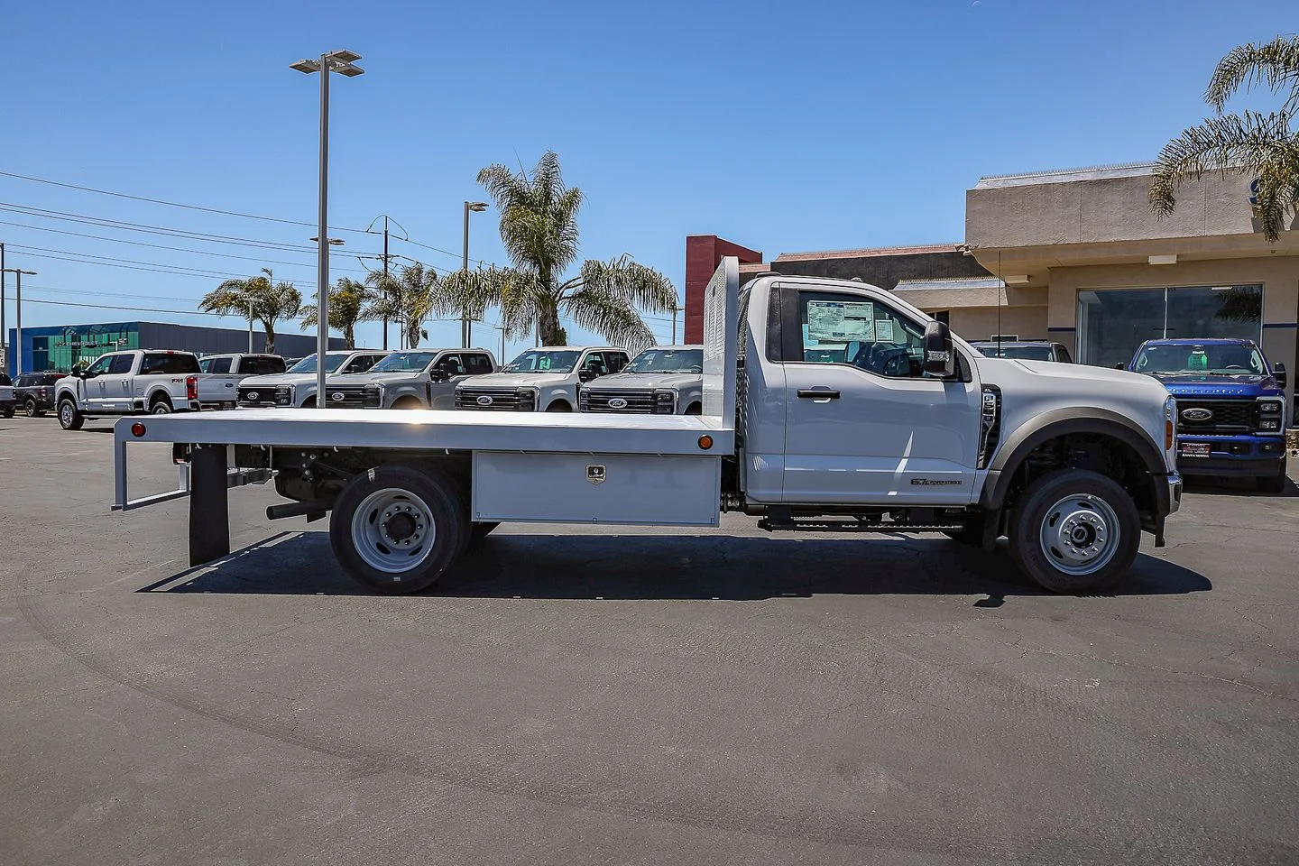 New 2026 Oxford White Ford F-550® XL image 3