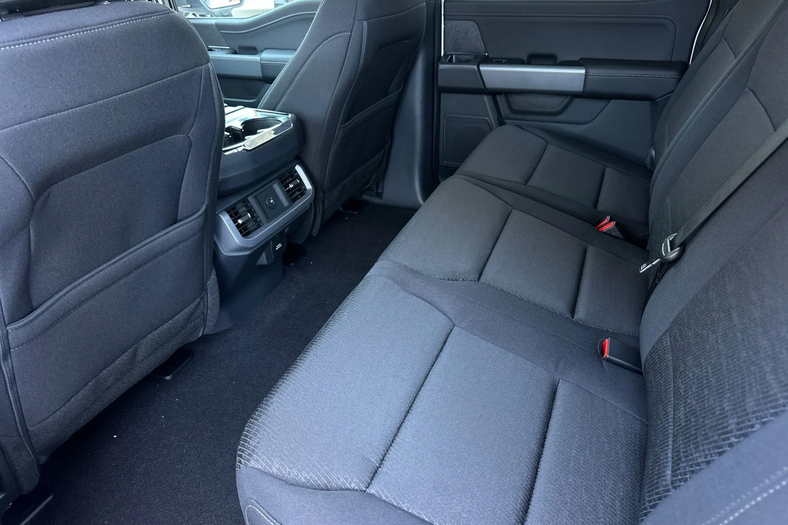 New 2026 Oxford White Ford XLT image 11