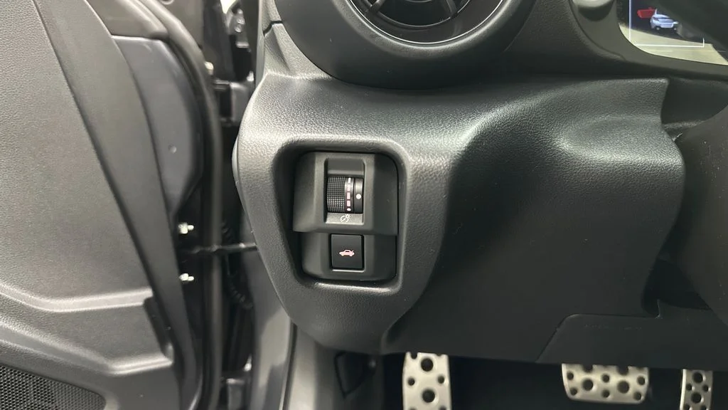 Used 2022  Toyota Premium image 27
