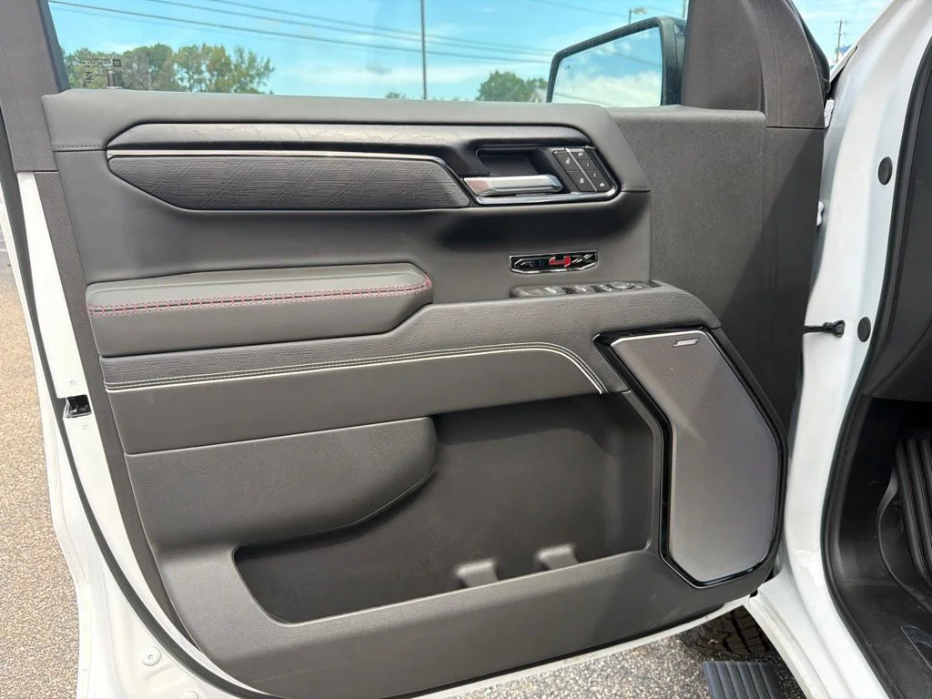 New 2026 White GMC AT4X image 9