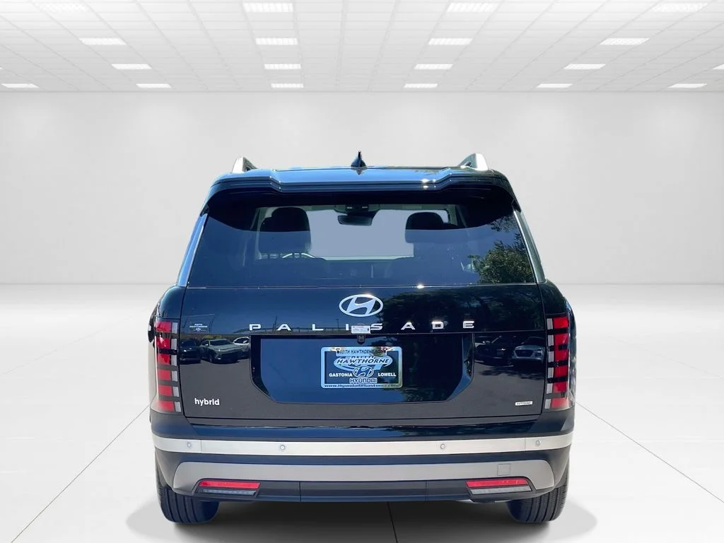 New 2026 Black Hyundai SEL Premium image 5