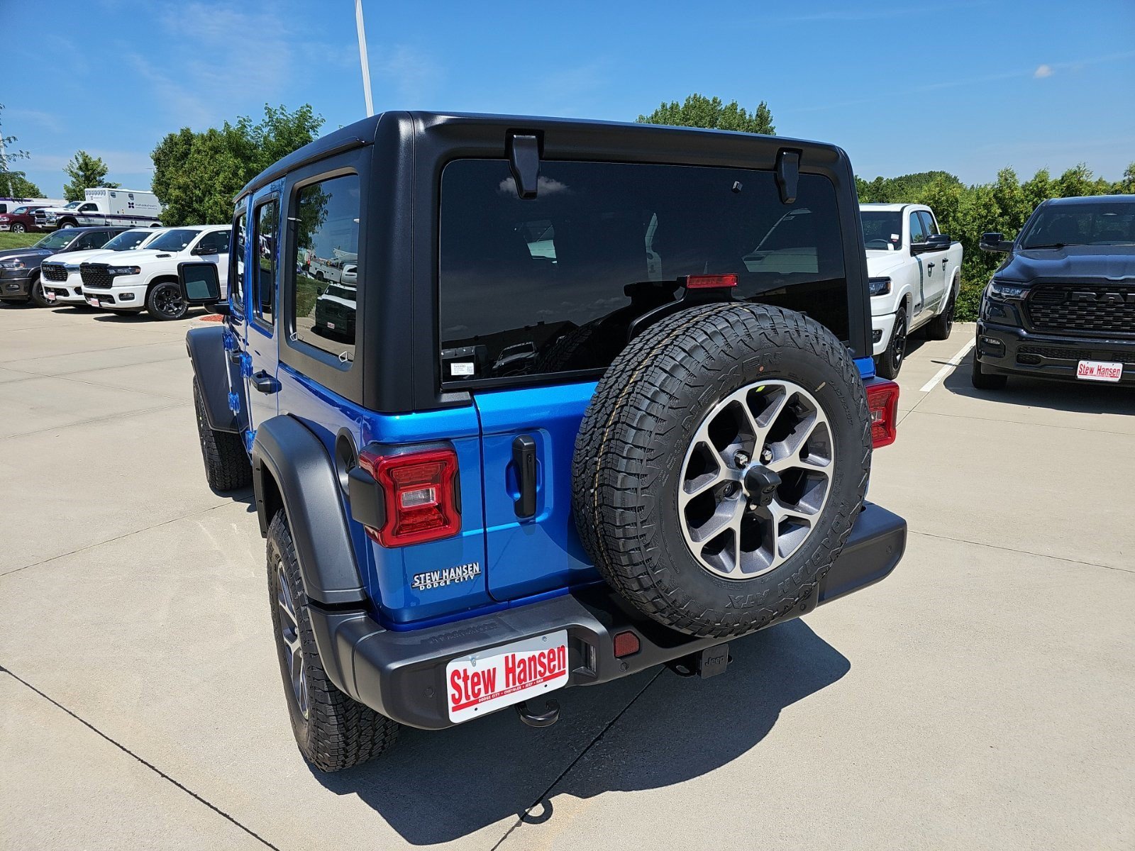New 2026 Hydro Blue Pearlcoat Jeep Sport S image 3