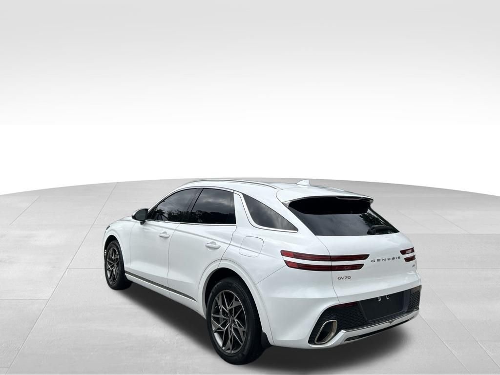 Used 2023 White Genesis 2.5T image 3
