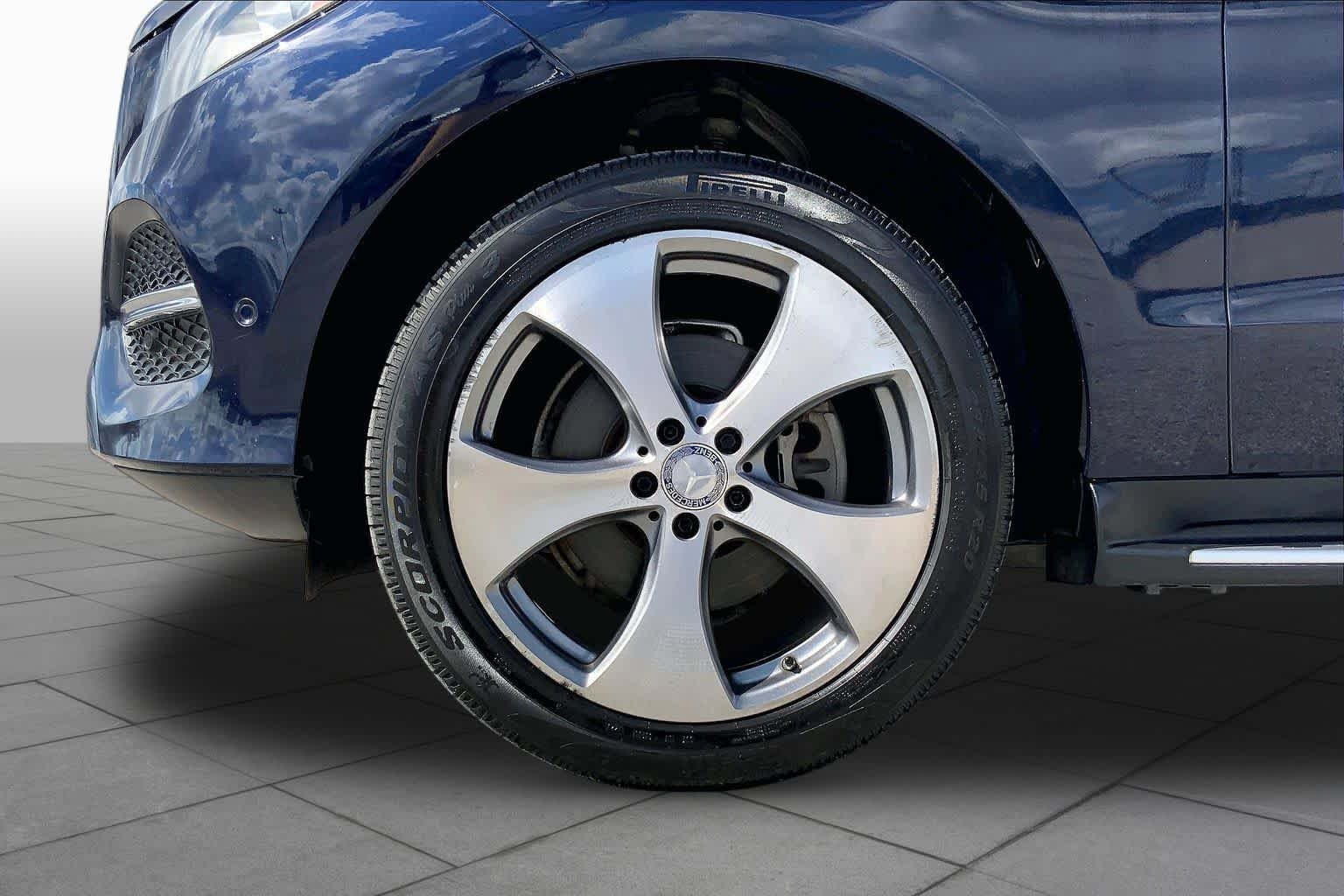 Used 2016 Lunar Blue Metallic Mercedes-Benz GLE 350 image 10