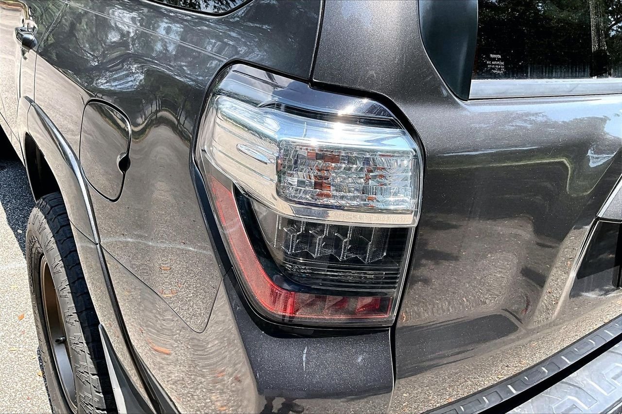 Used 2018 Gray Toyota SR5 image 20