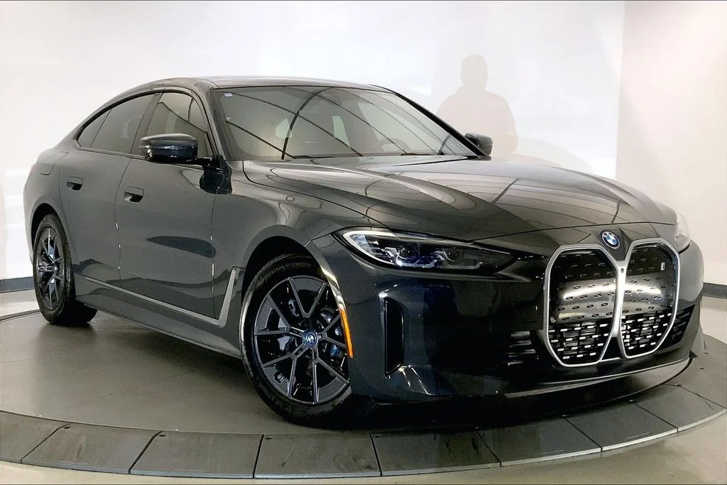 2023 BMW i4 eDrive35's photo