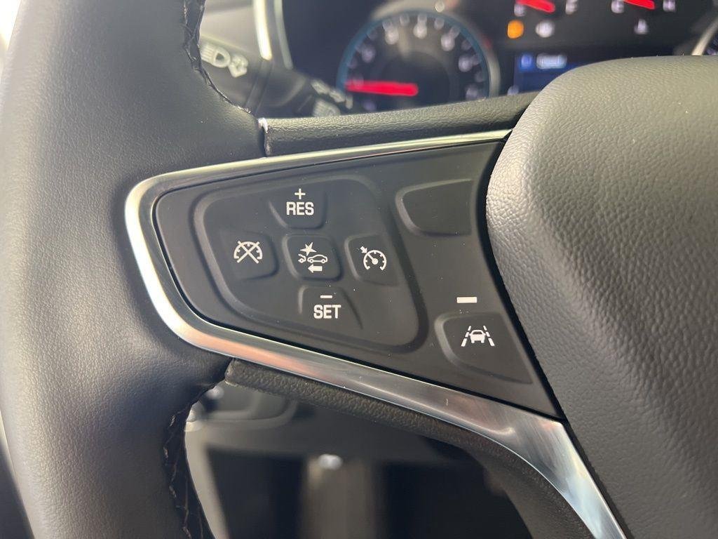Used 2024 Summit White Chevrolet LT image 17