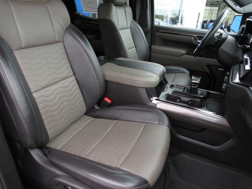 Used 2023 Ash Chevrolet ZR2 image 18