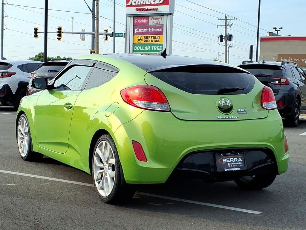 Used 2012 Electrolyte Green Hyundai Base image 9