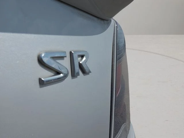 Used 2010 Silver Nissan 2.0 SR image 33