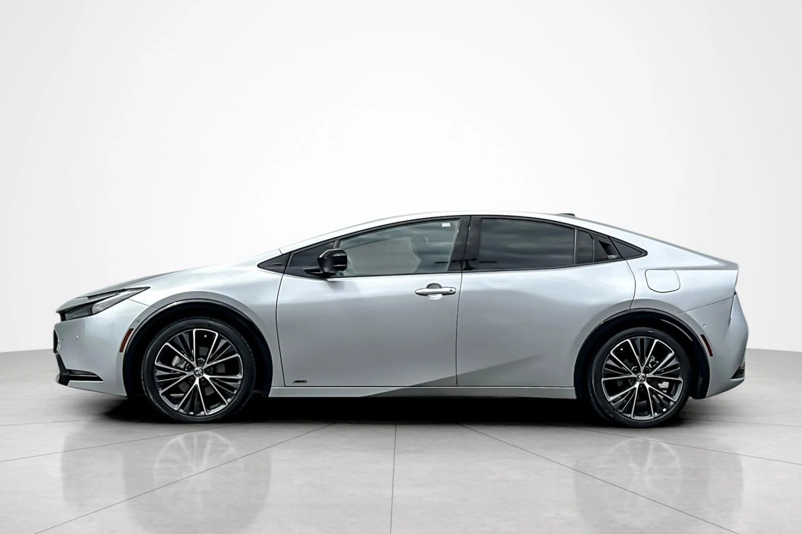 Certified Used 2024 CUTTING EDGE Toyota Limited image 2