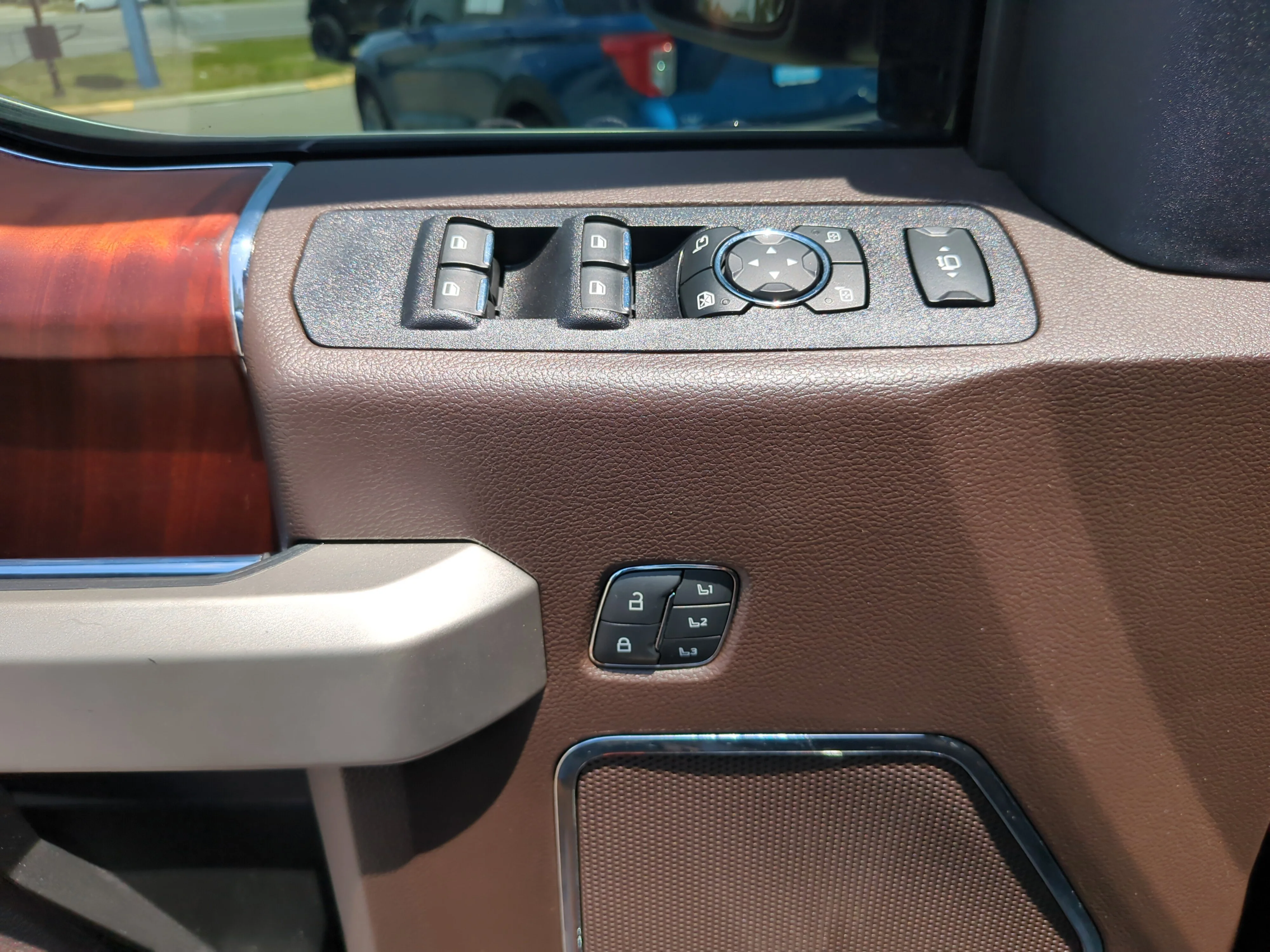 Used 2022 Agate Black Metallic Ford King Ranch image 20