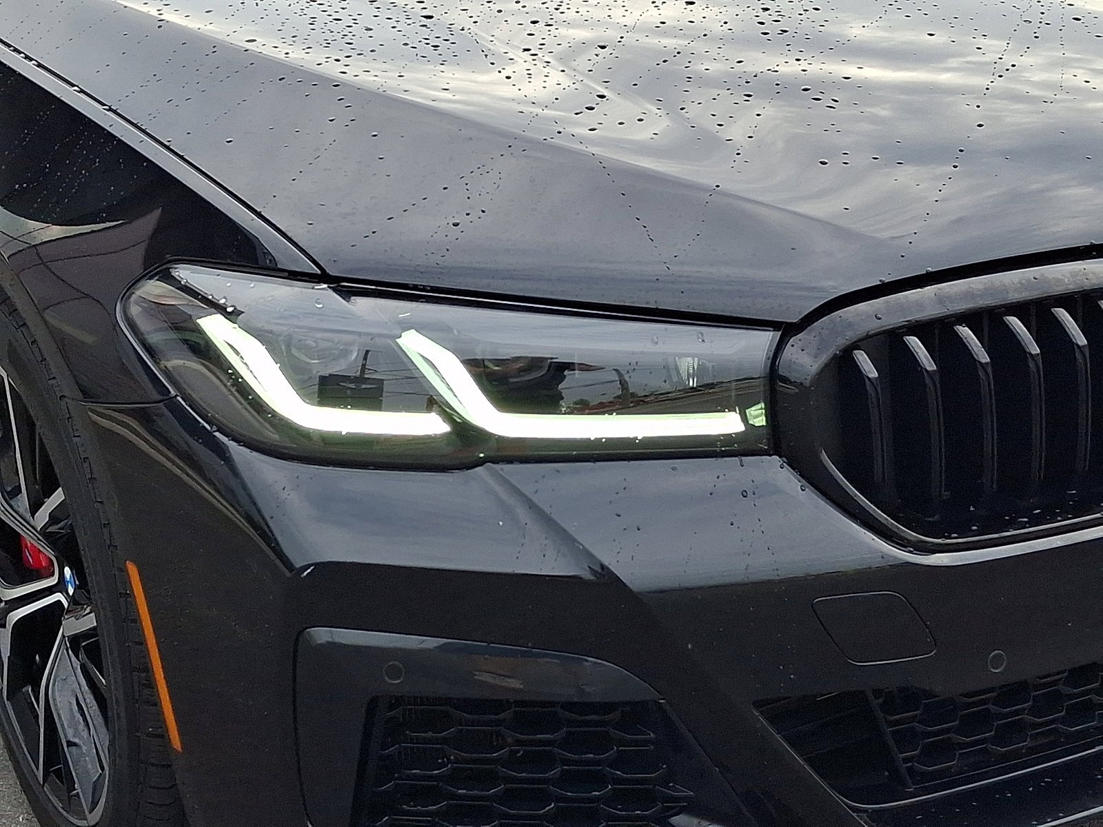 Used 2023 Black Sapphire Metallic BMW 540i xDrive image 9