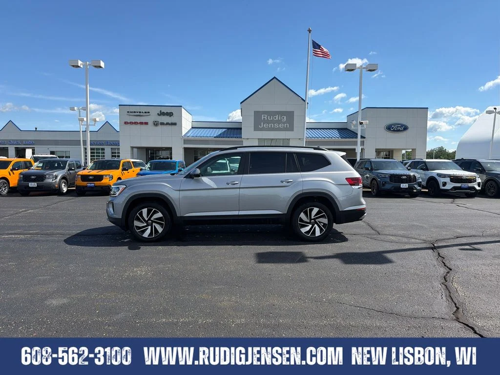 Used 2026 Silver Volkswagen 2.0T SE w/Technology image 2