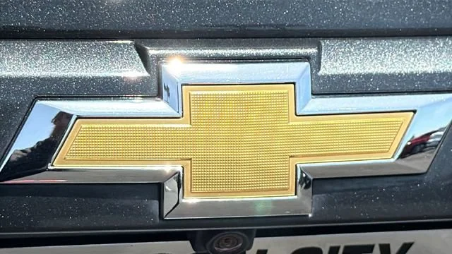 Used 2018 NIGHTFALL GRAY METALLIC Chevrolet LT image 28