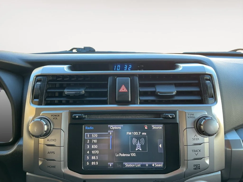Used 2015 Gray Toyota SR5 image 20