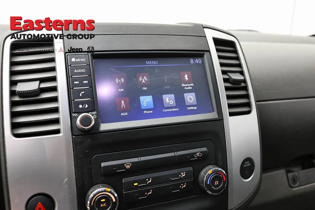 Used 2019 Silver Nissan S image 19