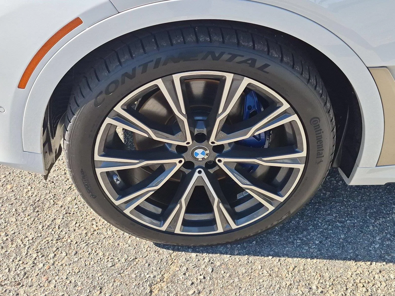 Used 2021 Mineral White Metallic BMW M50i image 10