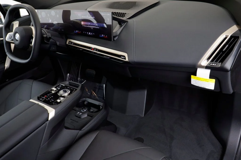 2026 BMW iX 60 - Photo 21