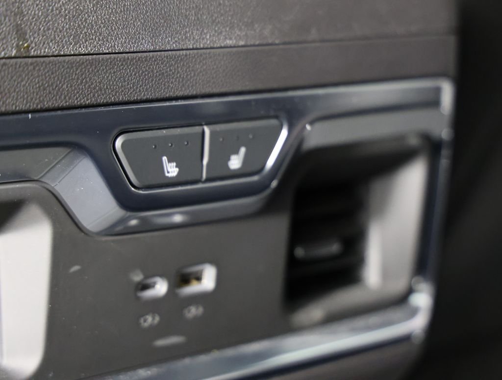 Used 2024 Silver GMC Denali image 9