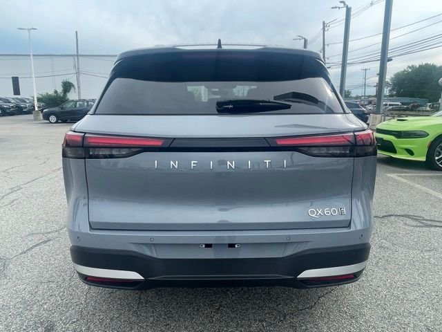 Certified Used 2026 Gray INFINITI LUXE image 4