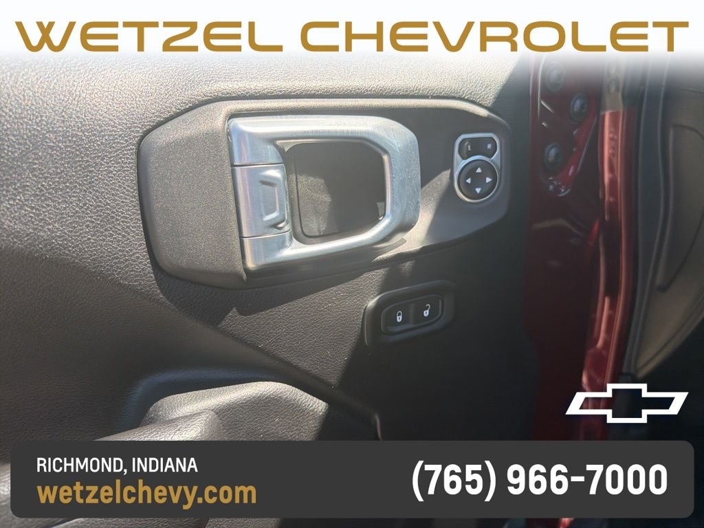 Used 2021 Red Jeep Sport S image 17