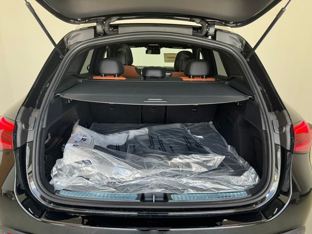 New 2026 Black Mercedes-Benz GLC 300 image 7