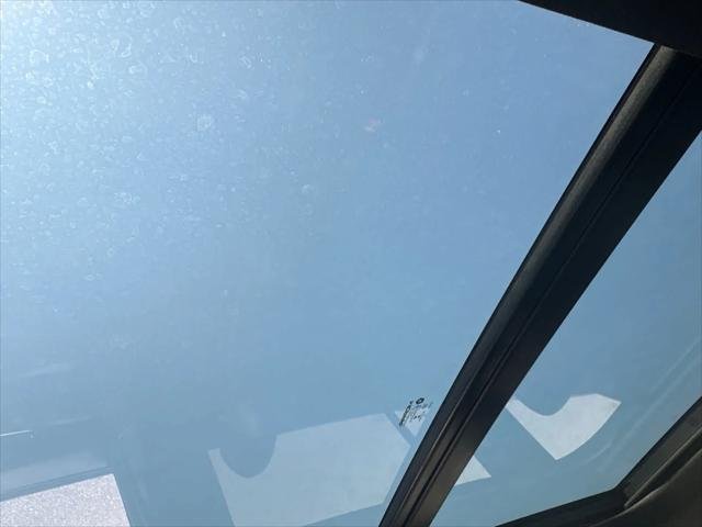 New 2026 Bright White Clear-Coat Exterior Paint Jeep Limited image 30