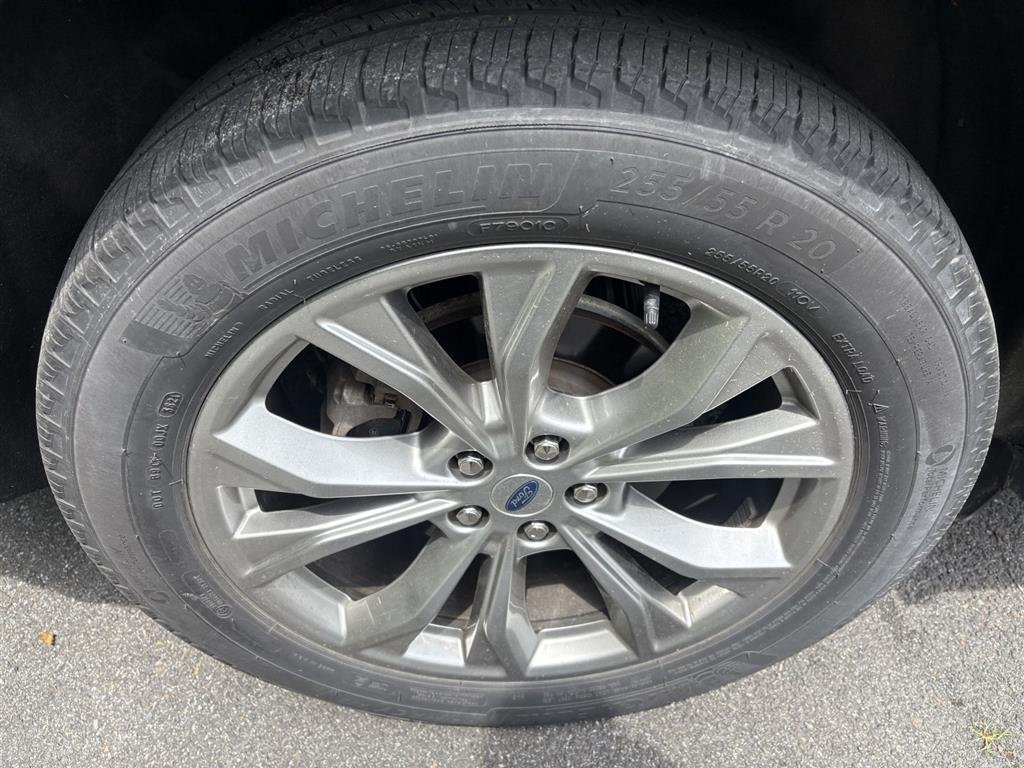 Used 2021 Forged Green Ford XLT image 9