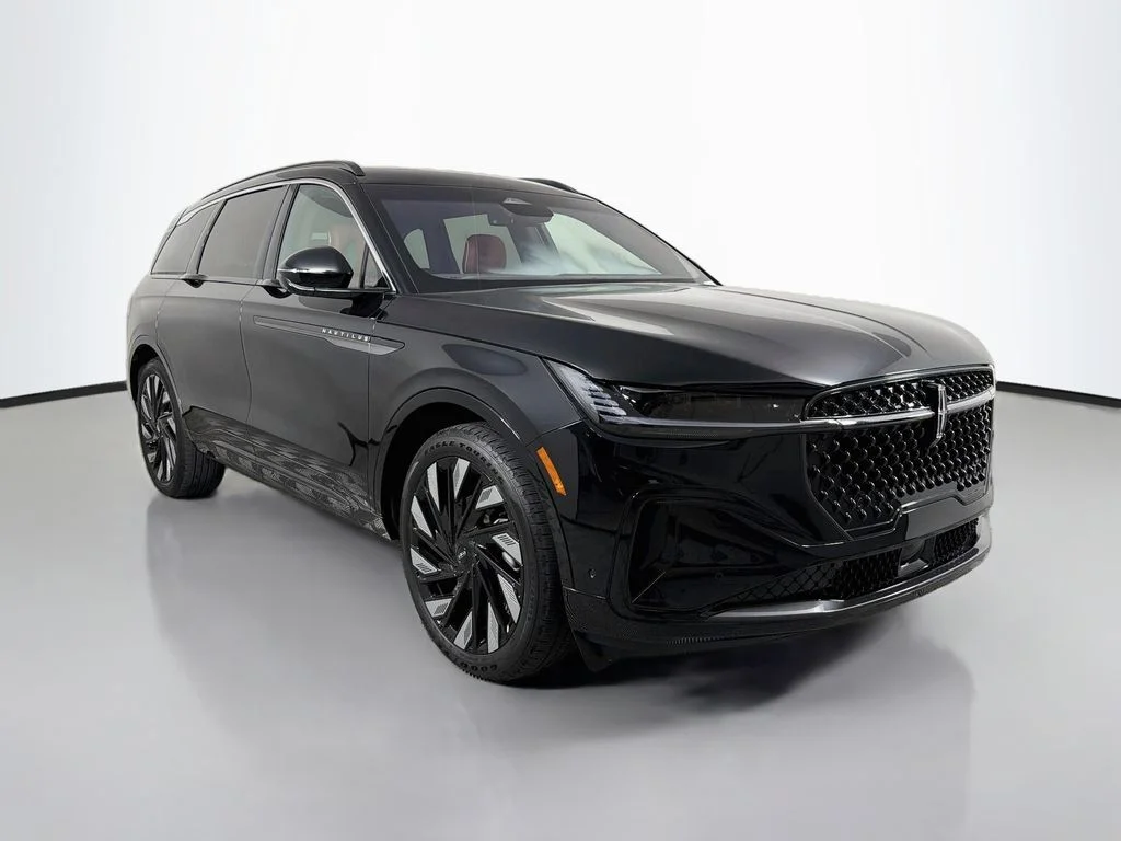 Certified Used 2024 Black Lincoln Black Label image 3