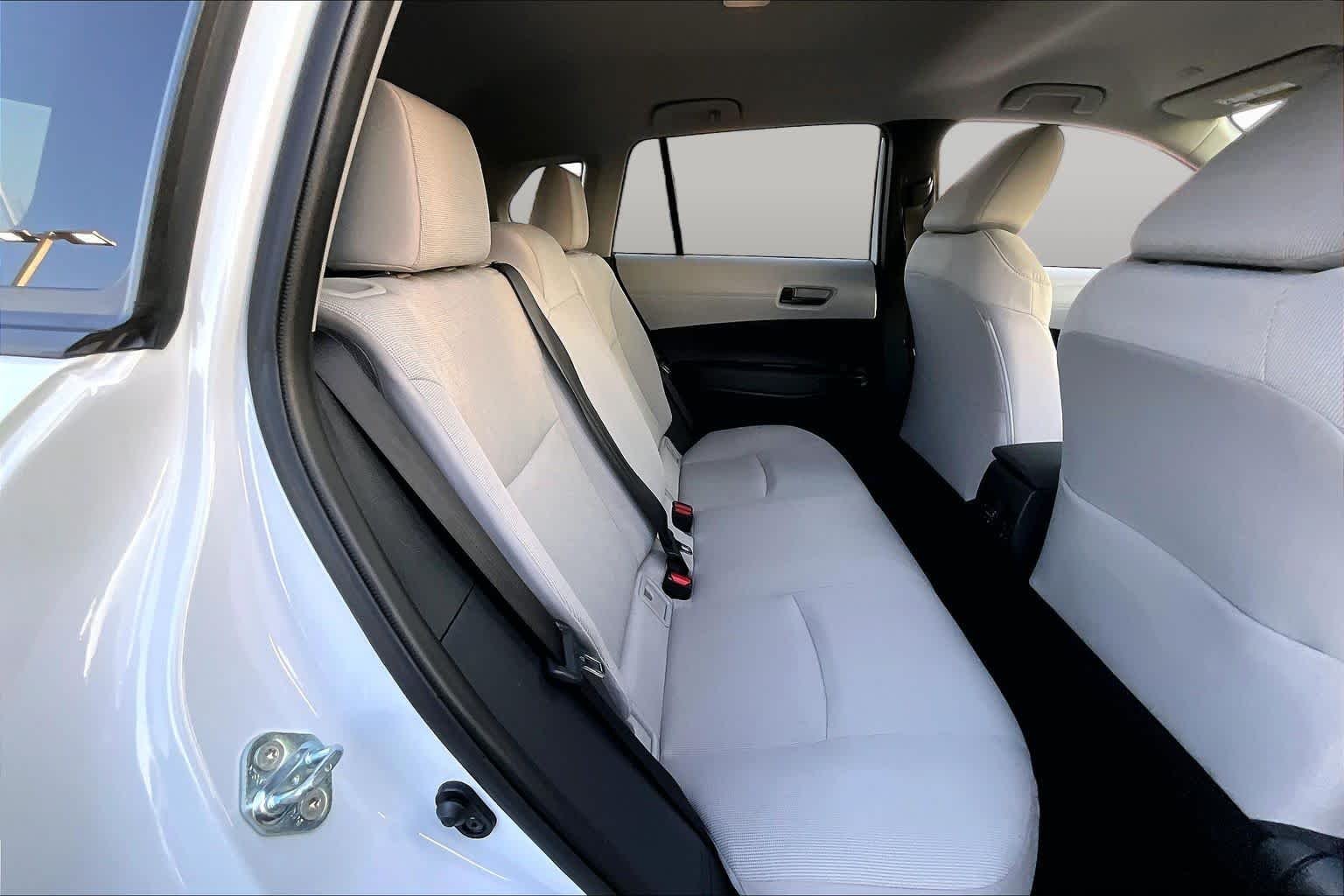 Used 2026 Wind Chill Pearl Toyota LE image 21