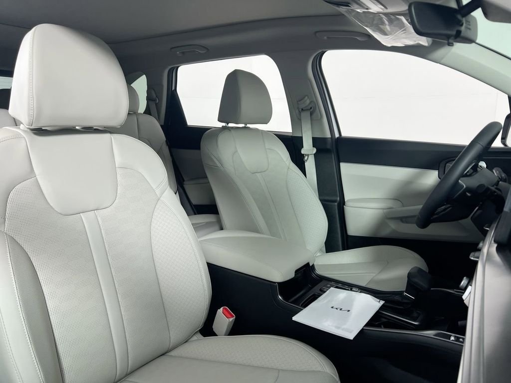 New 2026 Glacial White Pearl Kia S image 31