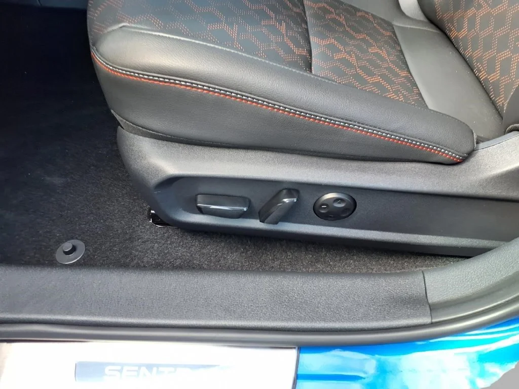 New 2027 Bluestone Pearl / Super Black Two-tone Nissan SR Midnight Edition image 21