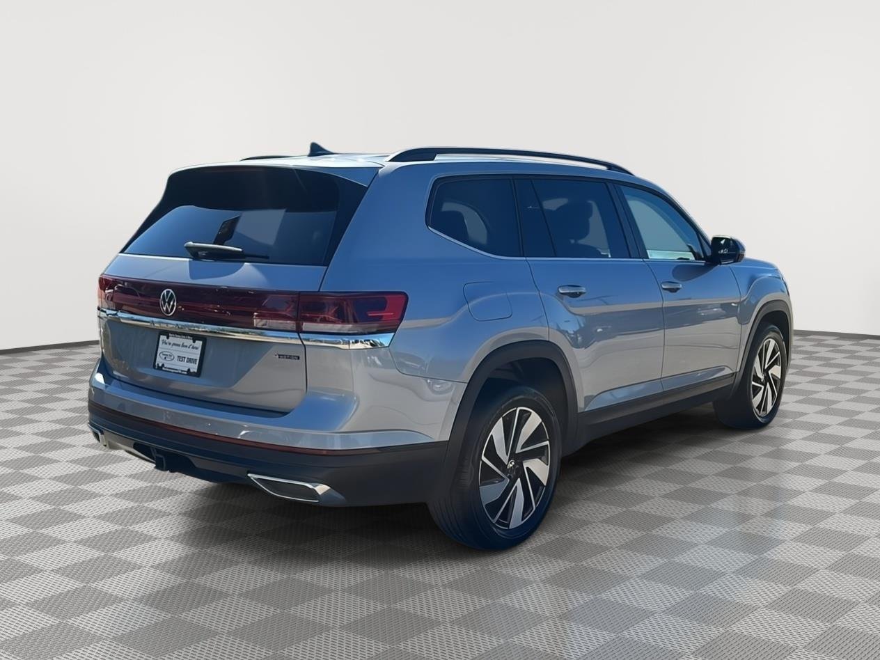 Used 2025 Platinum Gray Metallic Volkswagen 2.0T SE w/Technology image 5