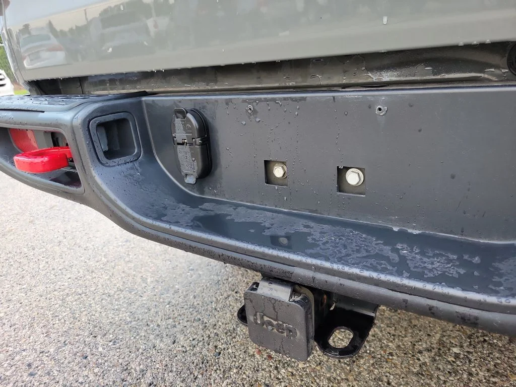 Used 2022 Gray Jeep Rubicon image 7